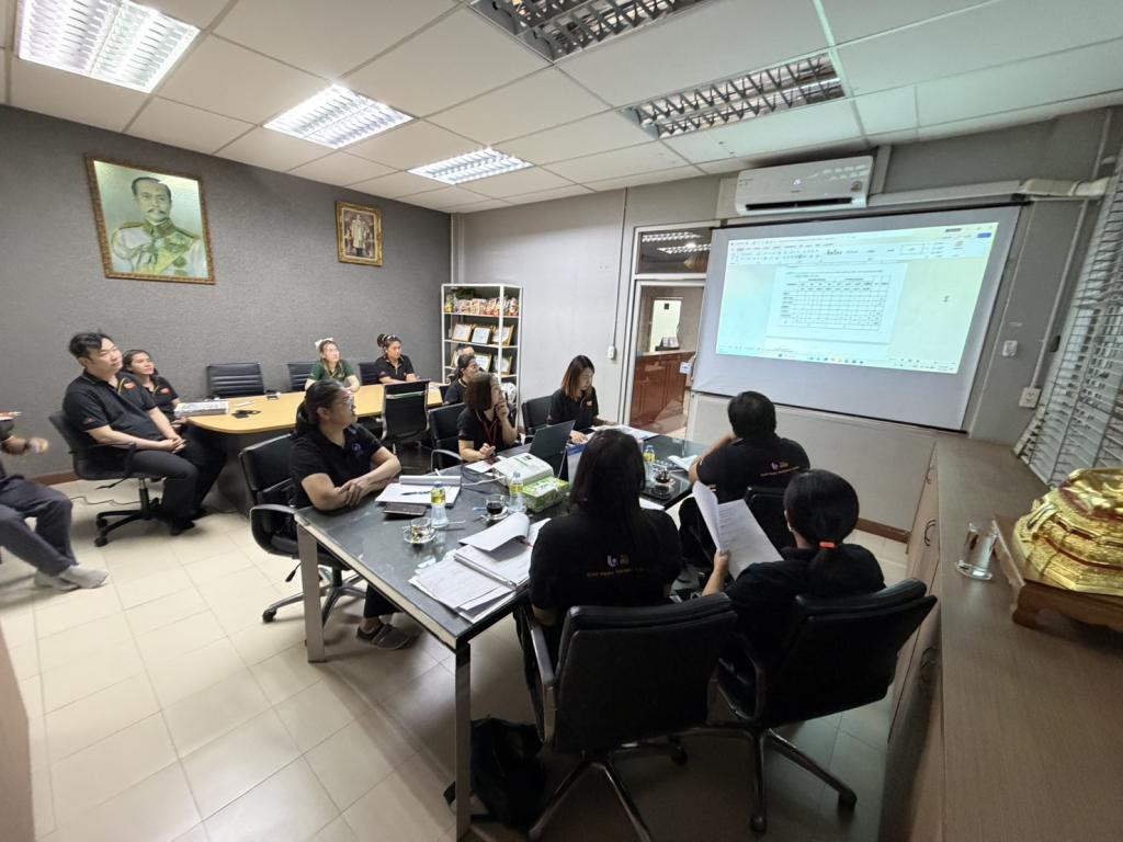 คณะกรรมการผู้ตรวจประเมิน มอส. กองพัฒนาเกษตรอุตสาหกรรม ลงพื้นที่ตรวจเยี่ยม (Site Visit) และตรวจประเมินผลตามแนวทางมาตรฐานองค์กรแห่งความสุข (มอส.) ณ บริษัท เอ็มแอนด์อาร์ แลบเบอราทอรี่ จำกัด
