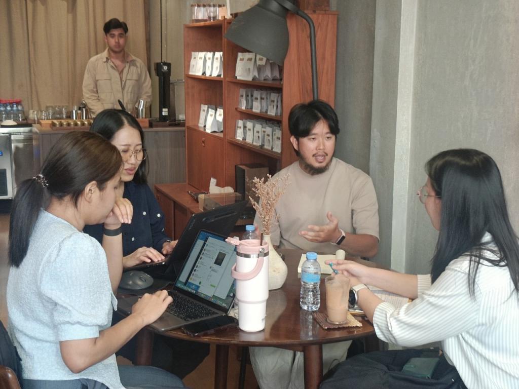 กองพัฒนาเกษตรอุตสาหกรรม ติดตามการตรวจประเมินสังเคราะห์ธุรกิจ ครั้งที่ 1  ณ ร้านแฟร์ ช็อกโกแลต (Fair Chocolate) เขตสัมพันธวงศ์ กรุงเทพมหานคร